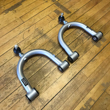 Chrysler 300 2005 - 2019 Front Adjustable Camber Arms Kit